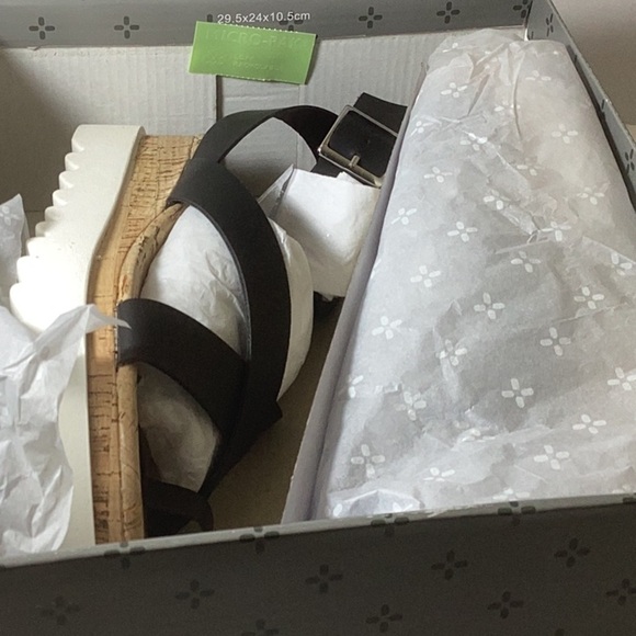 SUN STONE Womens Pheobii Faux Leather Ankle Strap Platform Sandals - Picture 8 of 11